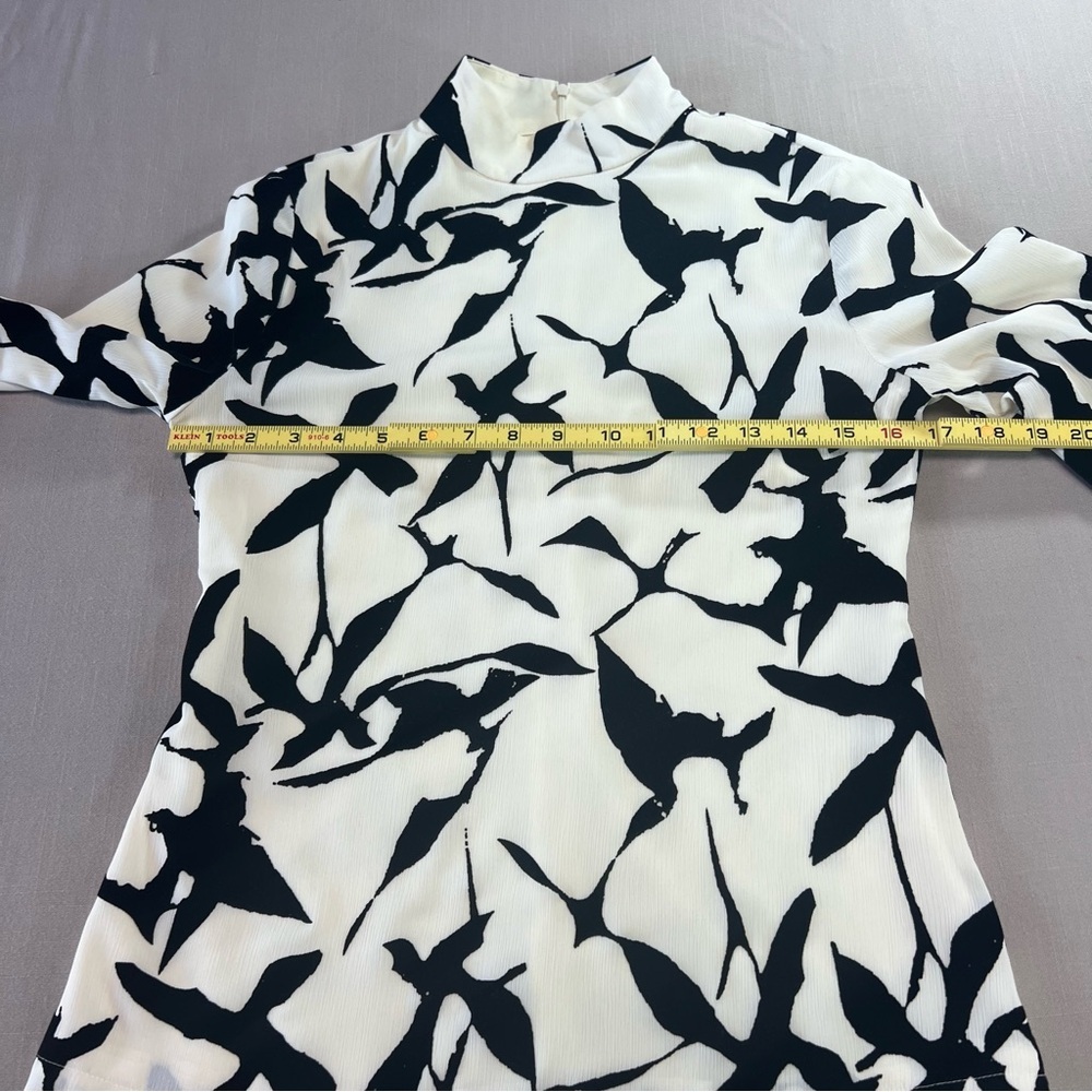 Hidemi Black & White Abstract Bird Print Mock Neck Top – Women’s Small - Picture 6 of 13